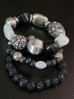 Elegant Black & Silver Beaded Stretch Bracelet Set - Unbranded